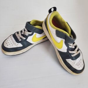 Nike Velcro Court Shoe